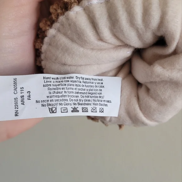 Isotoner 3M thinsulate leather palmed gloves. Women's One size, camel. - Picture 3 of 4